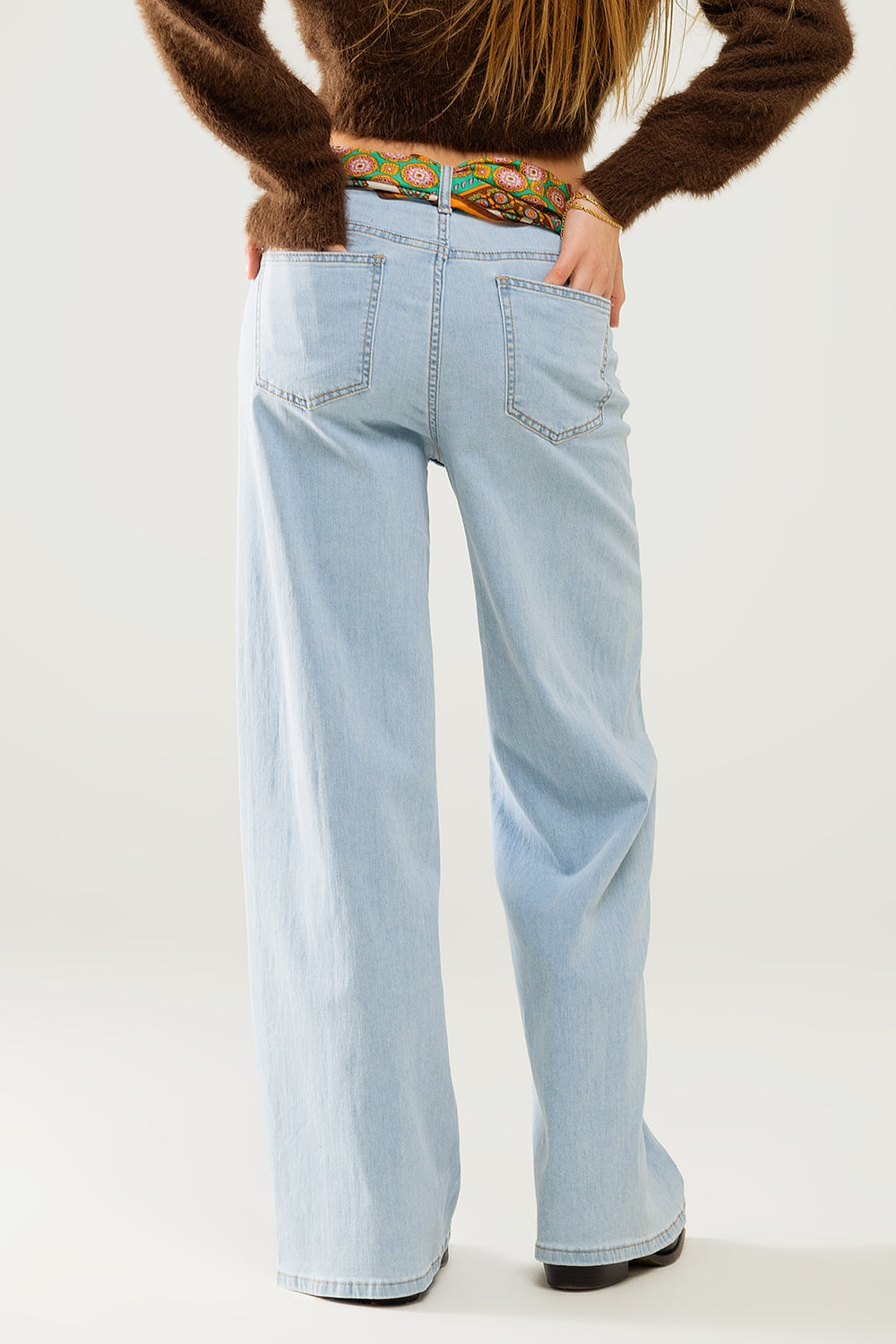 wide leg jeans in light wash with side seam - Denim