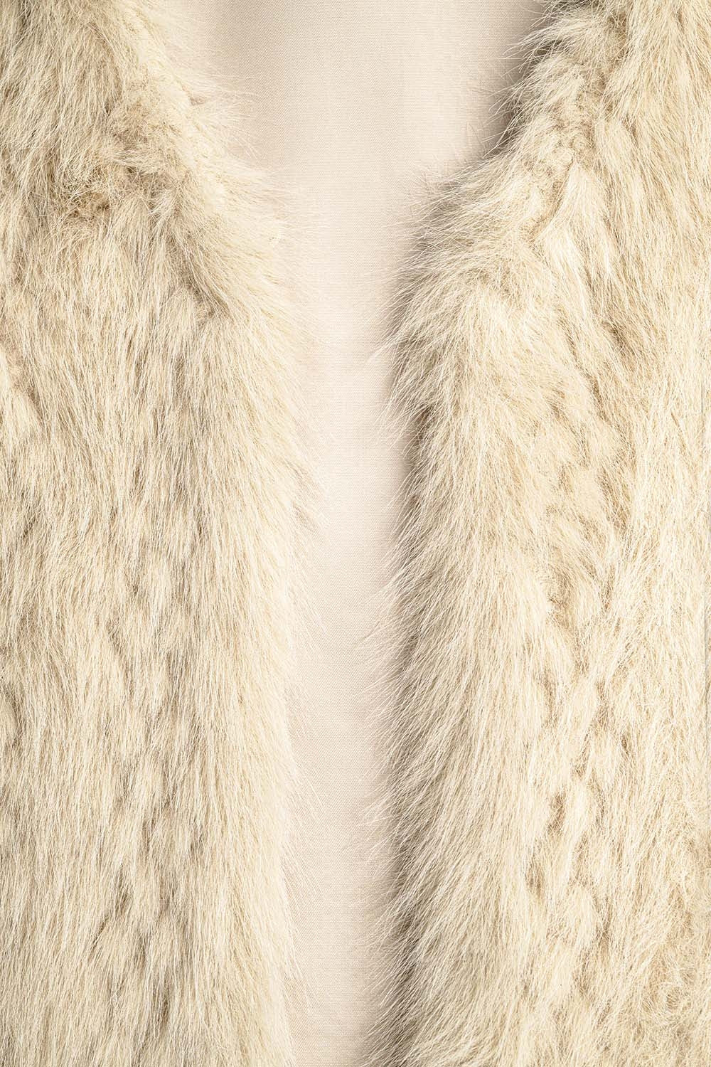 vest in beige in fine fur
