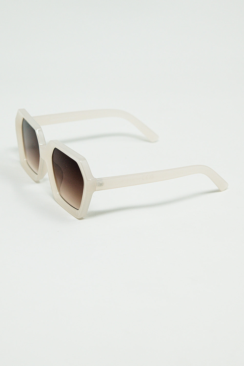 Rectangular sunglasses in white translucent color