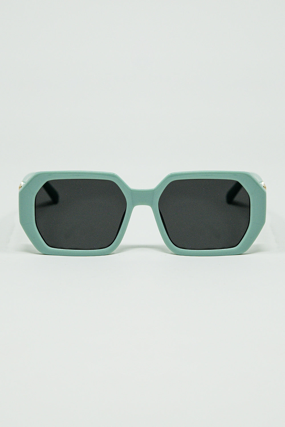 Diamond-Shaped Sunglasses with light Emerald Lenses