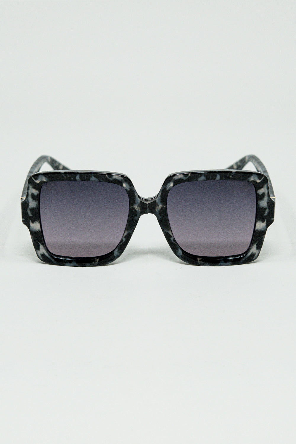 Squared Sunglasses In Black and White/Grey Spot Details