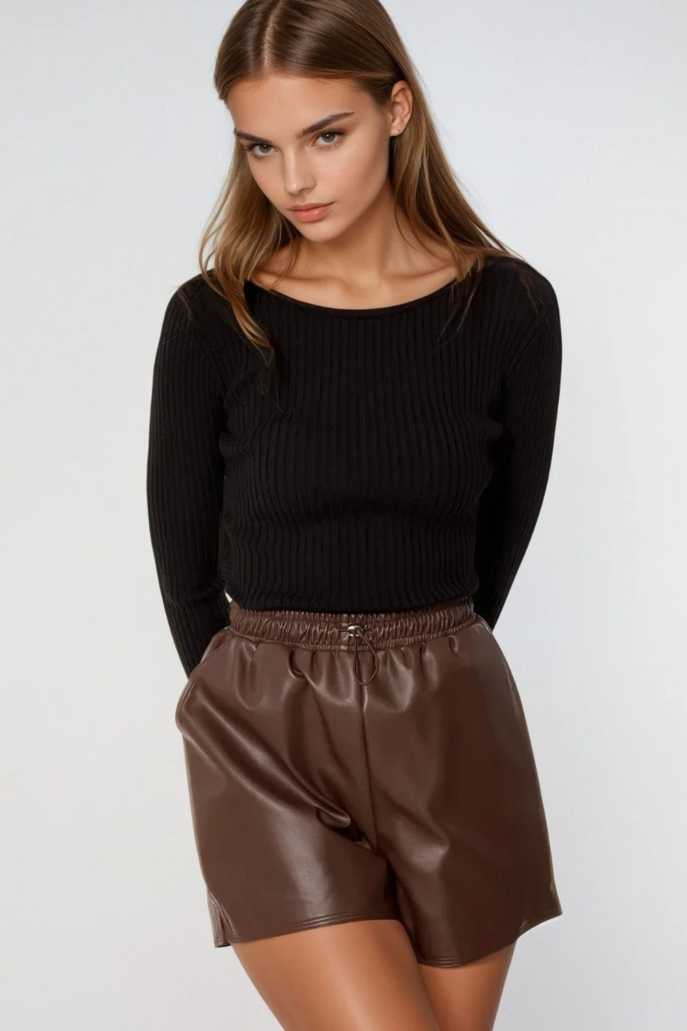Brown faux leather shorts with gathering at the waist with drawstring - trousers