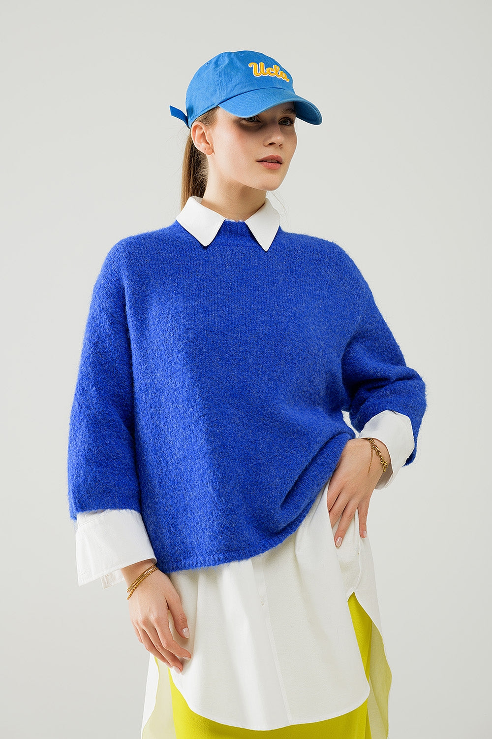 Relaxed sweater with french sleeve and crewneck in blue ink