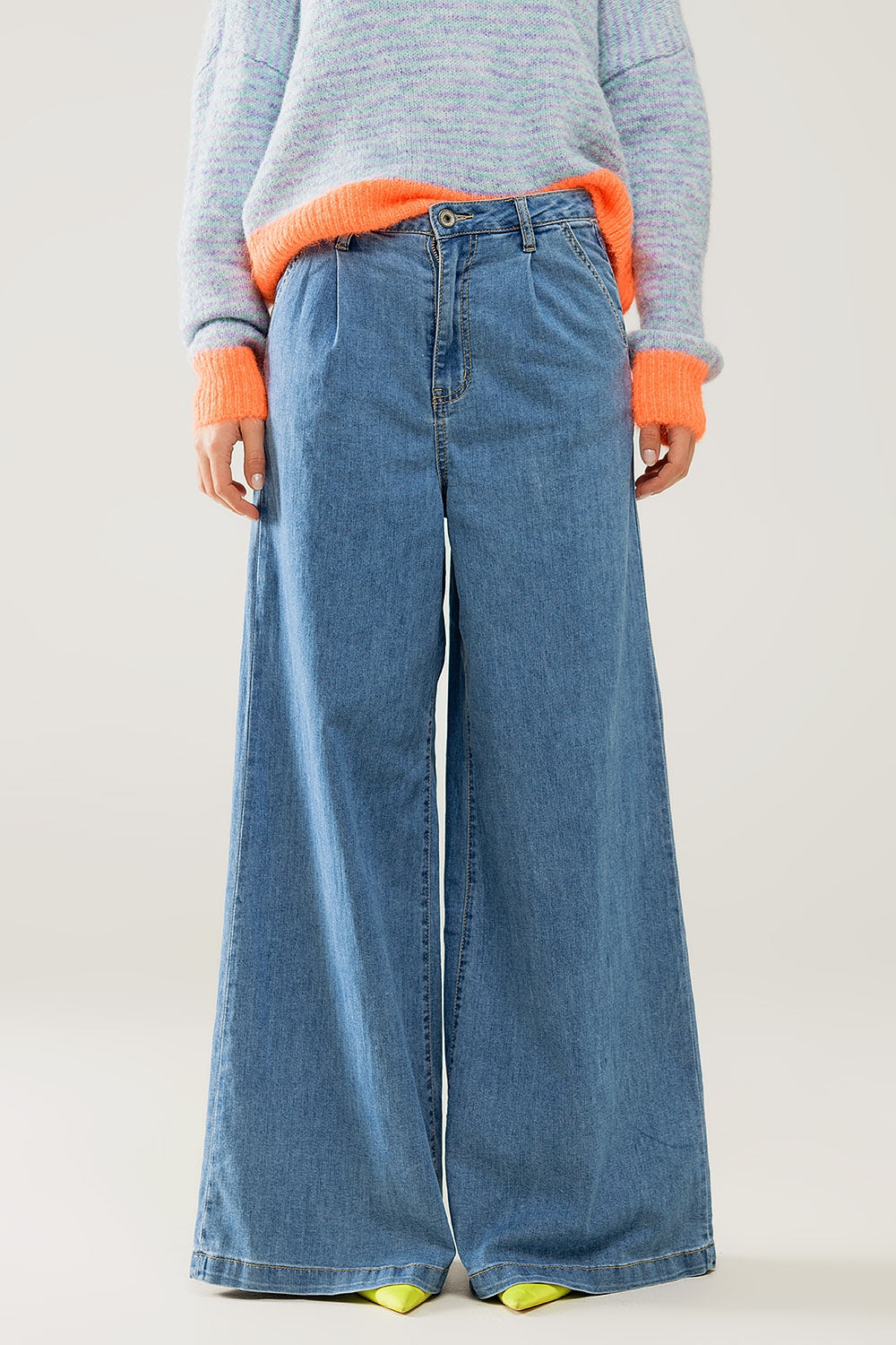light wash extra wide leg jeans with pleats - Denim