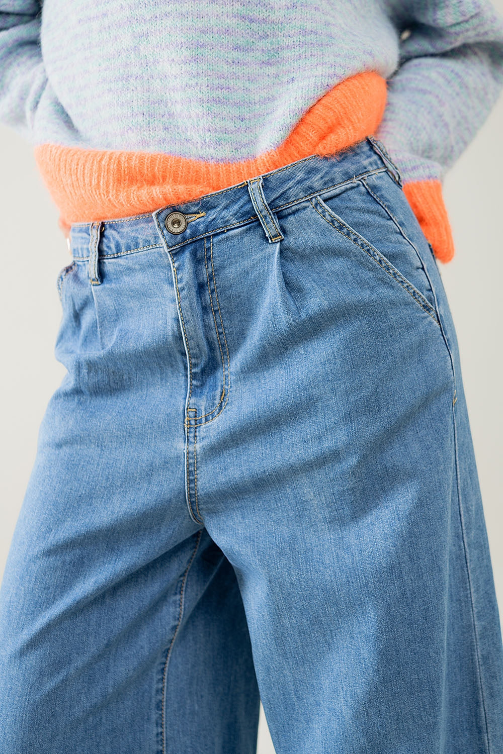 light wash extra wide leg jeans with pleats - Denim