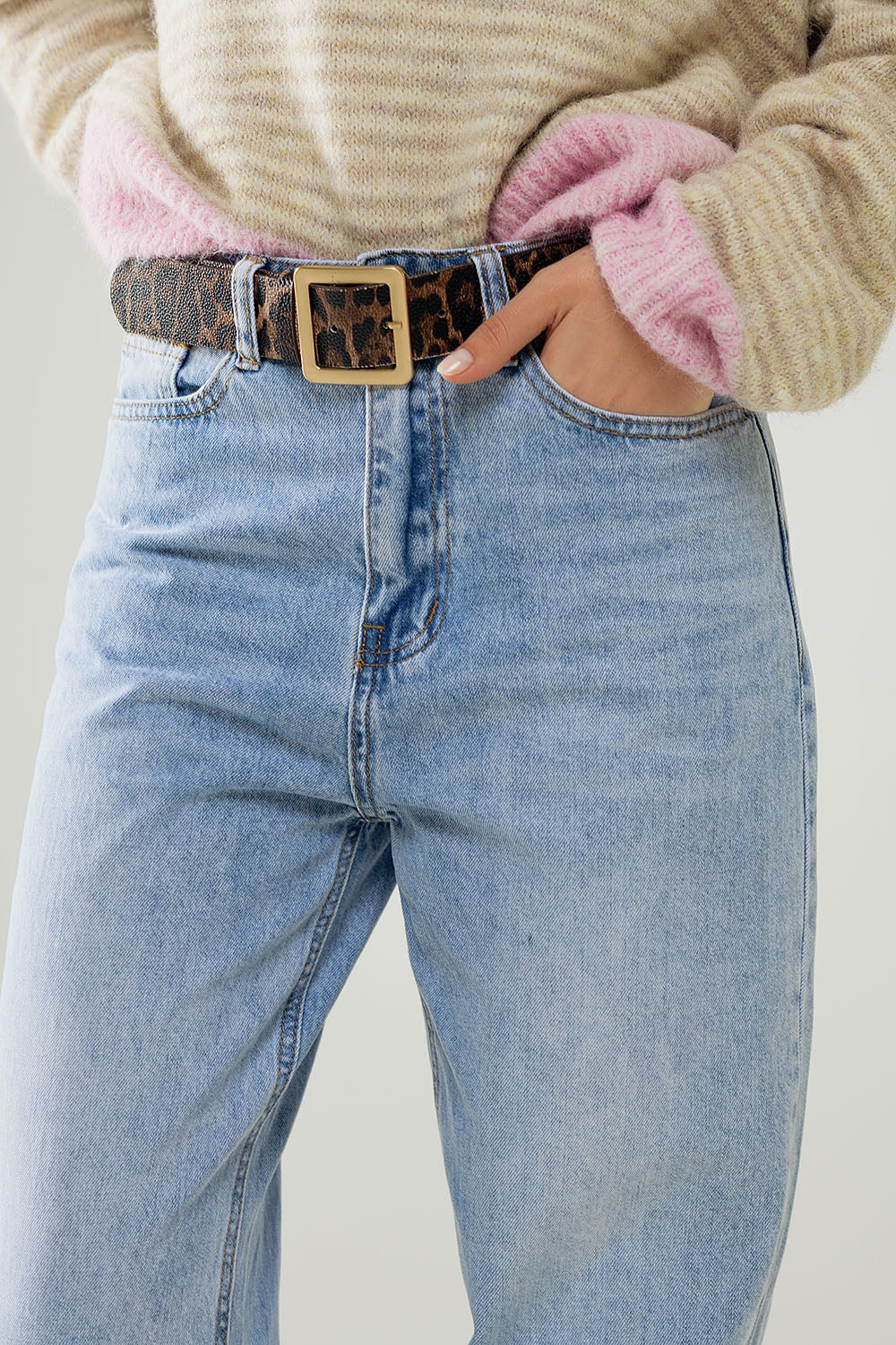High waist straight leg jeans in light wash - Denim