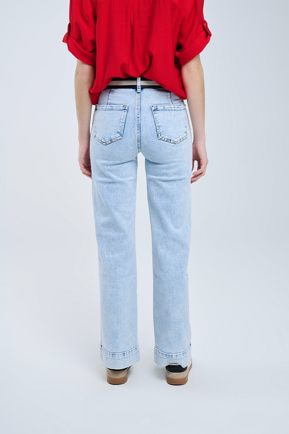 Light wash jeans with wide leg and pockets - Denim