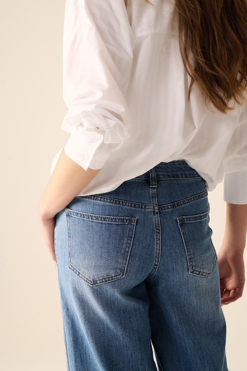 Straight jeans with back pockets at the front - Denim