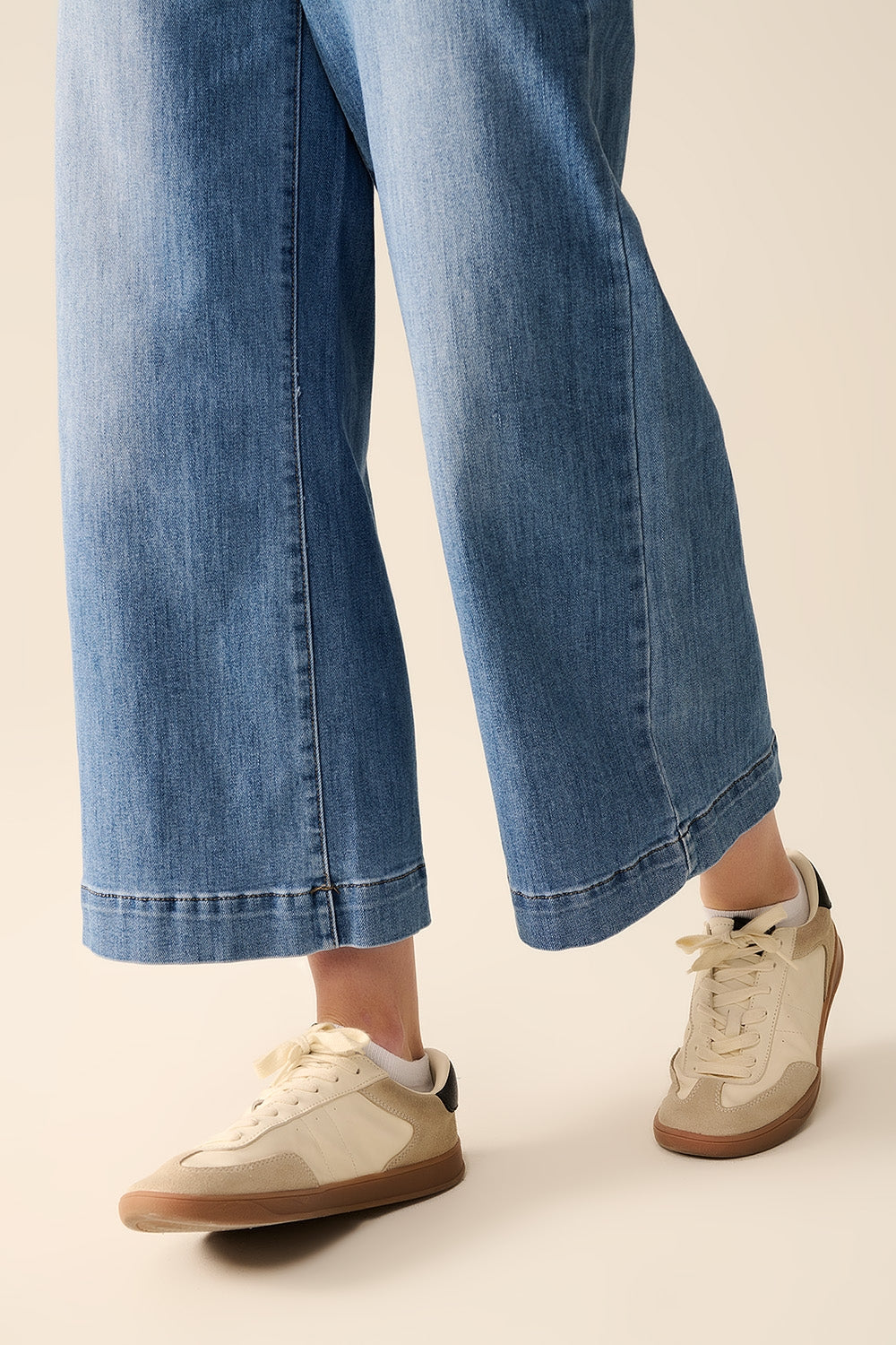 Straight jeans with back pockets at the front - Denim