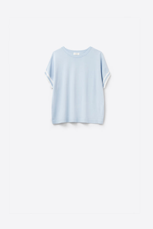 Sweater In baby Blue with white contrast detail