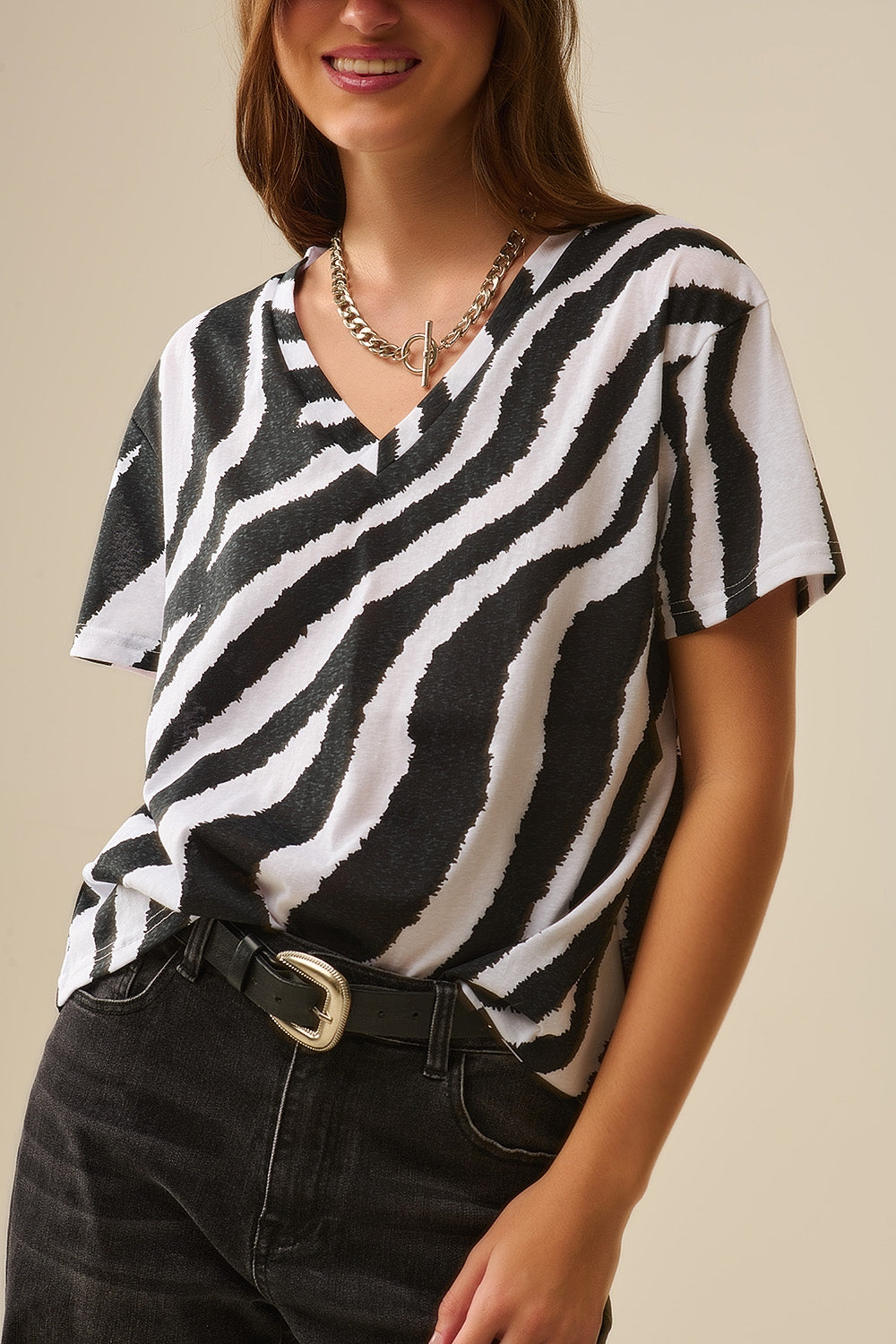 V-neck t-shirt with black zebra print - top