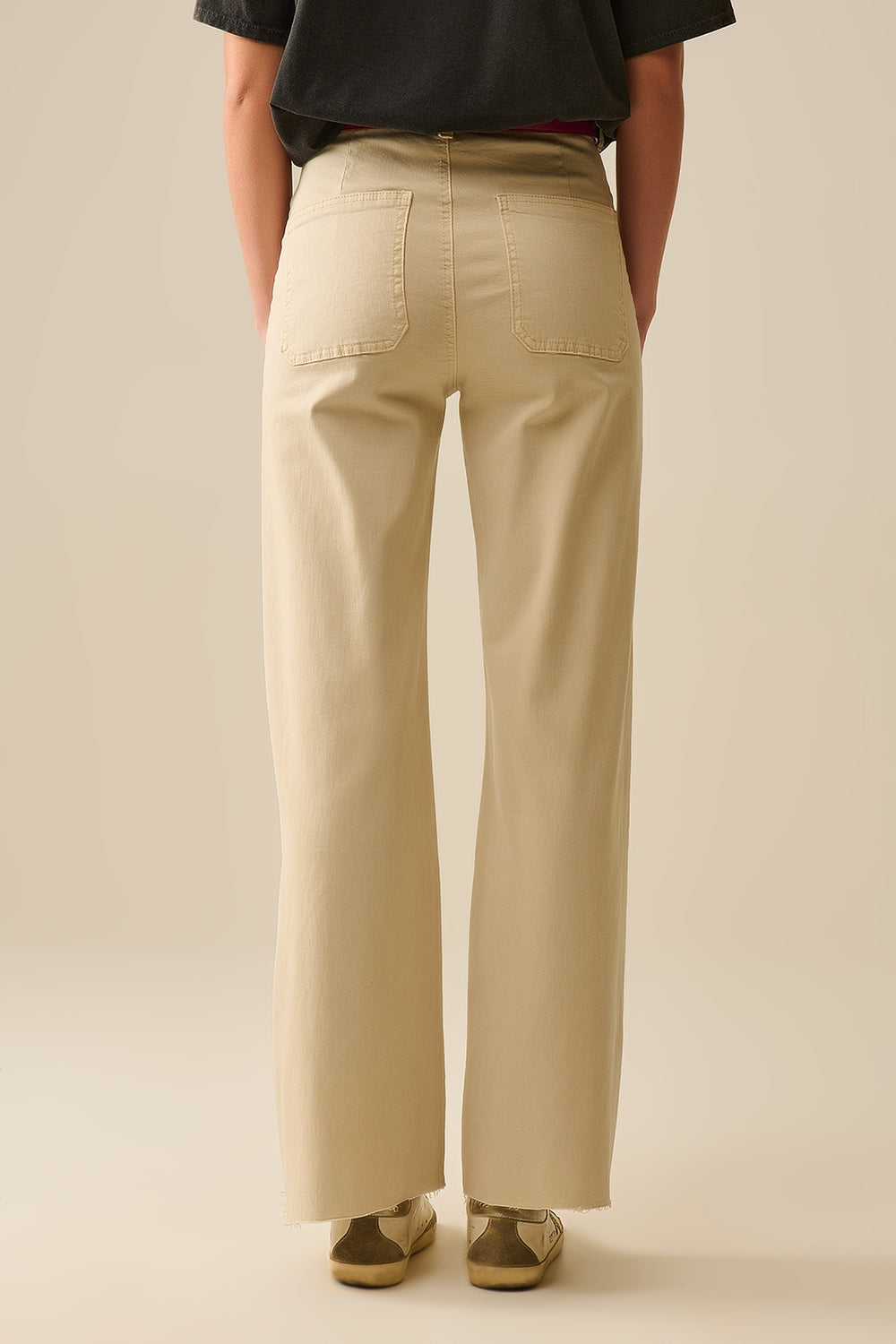 wide leg pants with front pockets in beige - Coloured Jeans