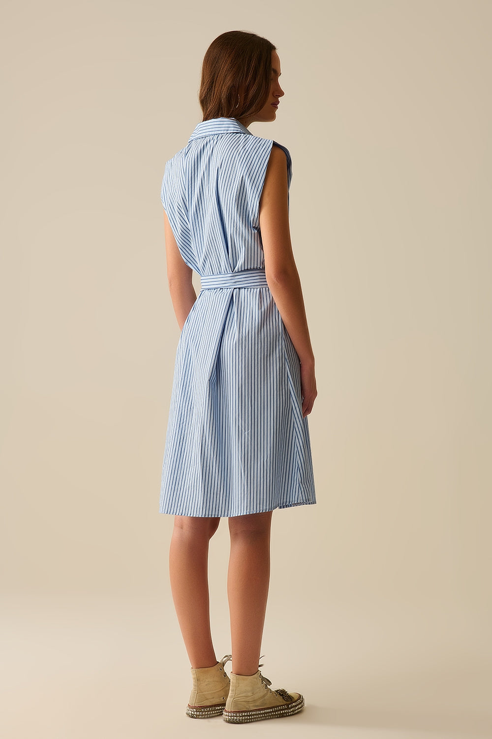 Sleeveless Shirt Dress With Belt And Embroidered Pocket - dress