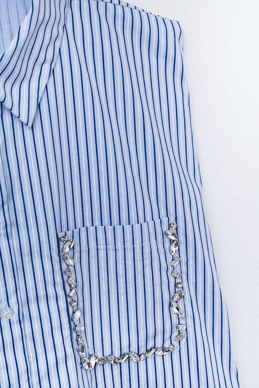 Sleeveless Shirt Dress With Belt And Embroidered Pocket - dress