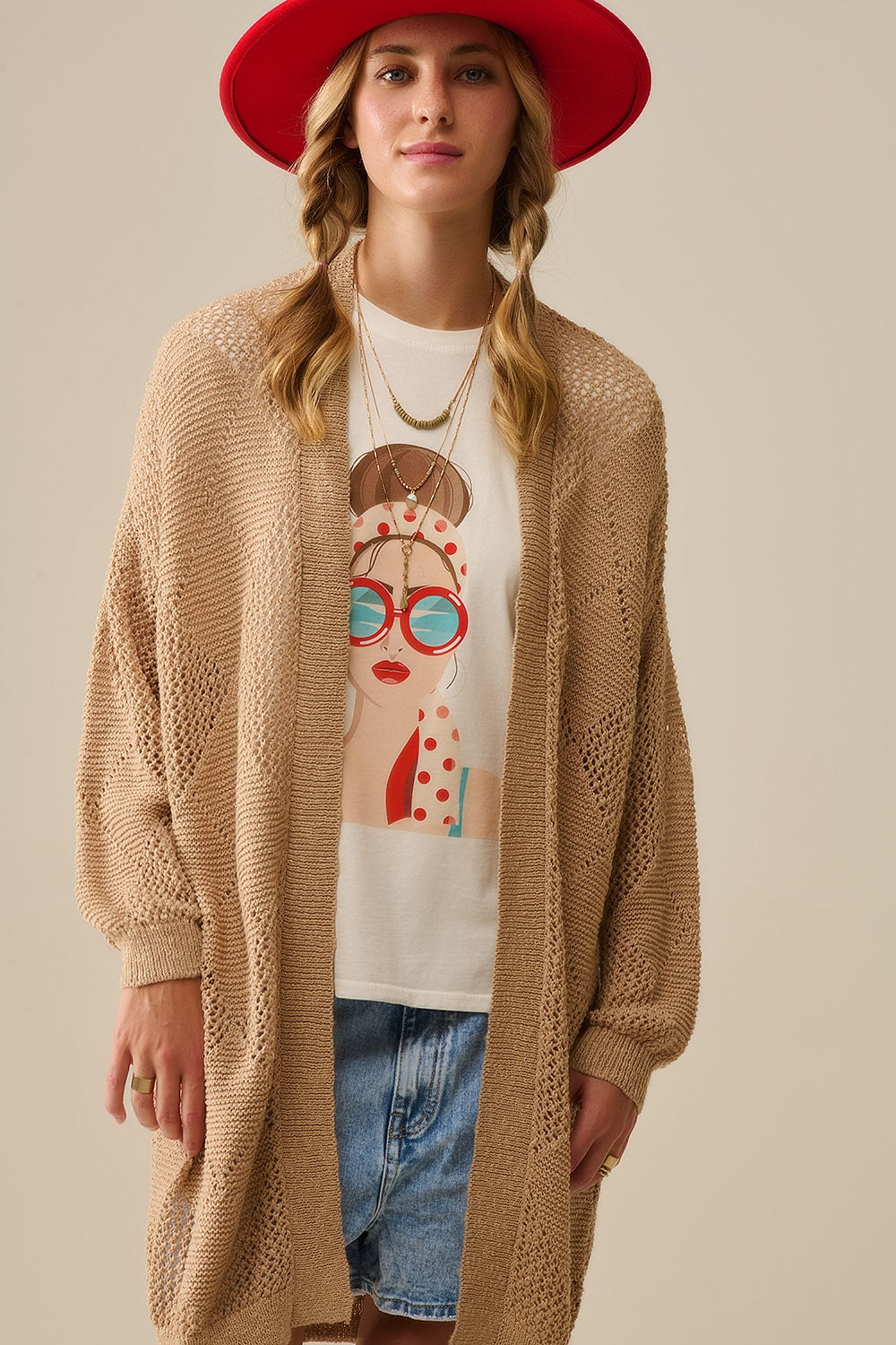 White T-shirt made in Italy with a vintage girl graphic - top