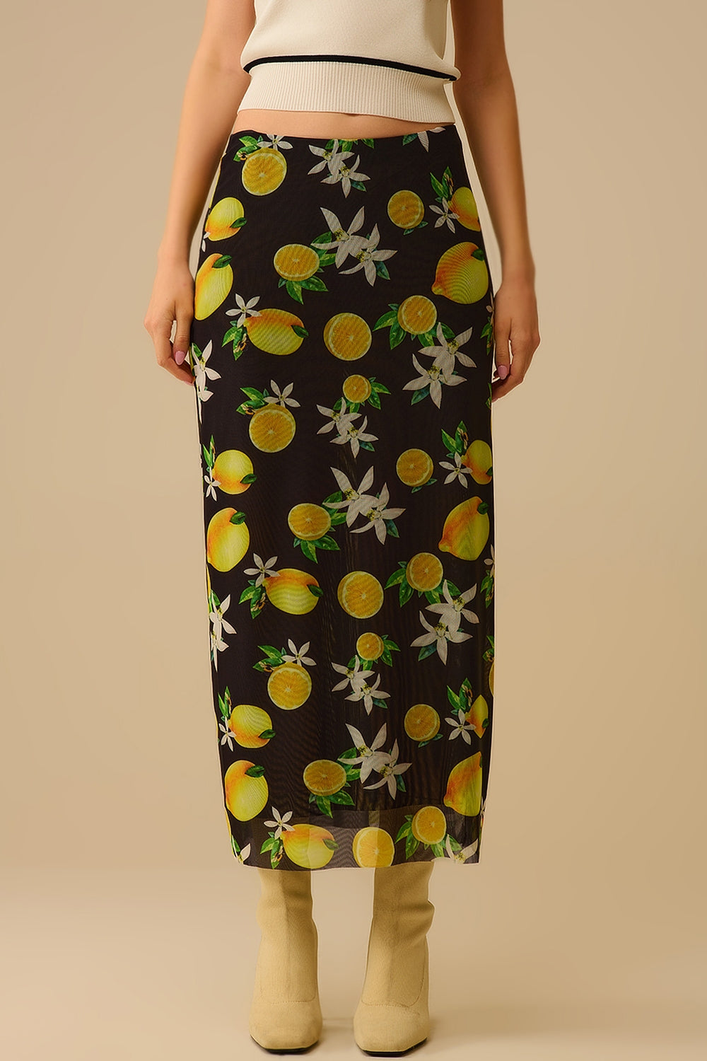 Black Fitted midi skirt with lemon print in mesh fabric