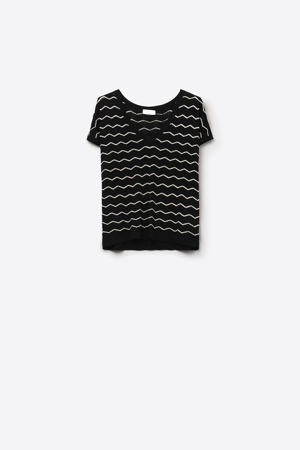 Zigzag V-Neck Knit sweater with dropped sleeves in black