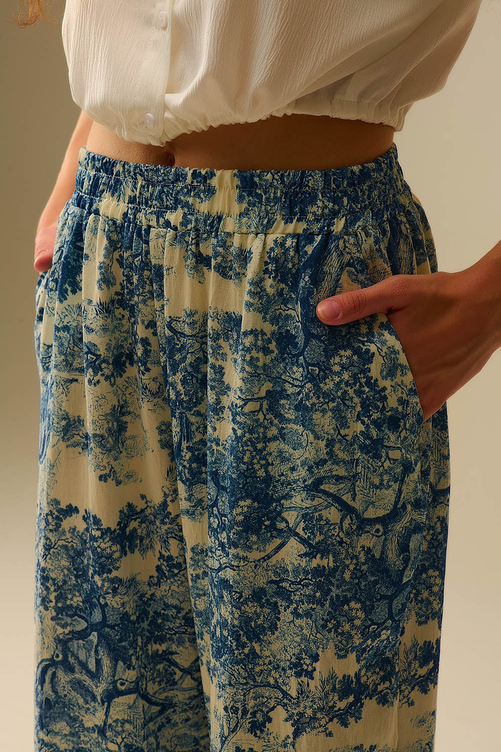 Flowy Toile de Jouy Printed Trousers with Elastic Waist - trousers