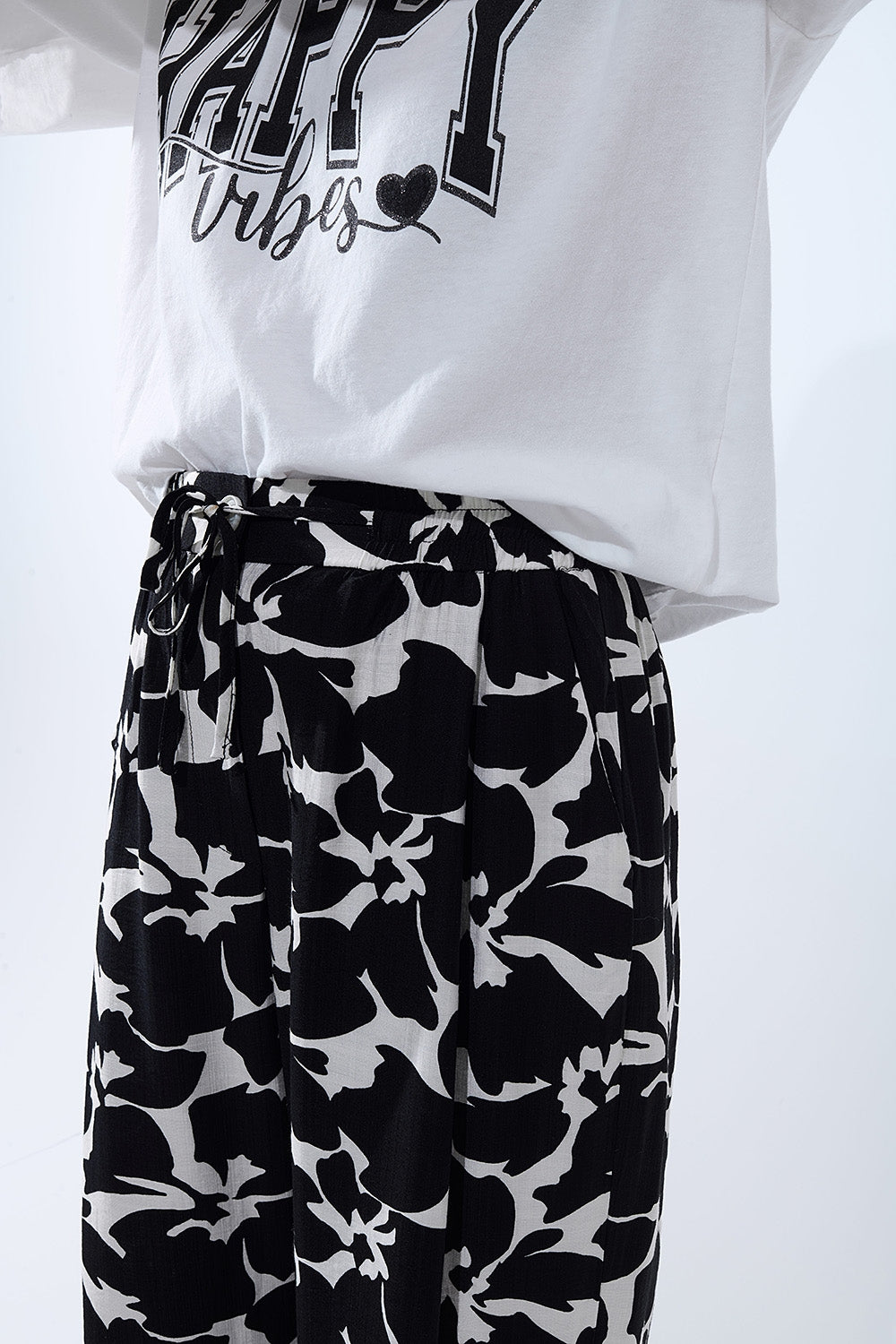 Hawaiian Floral Print Straight Pants in Black and White - trousers