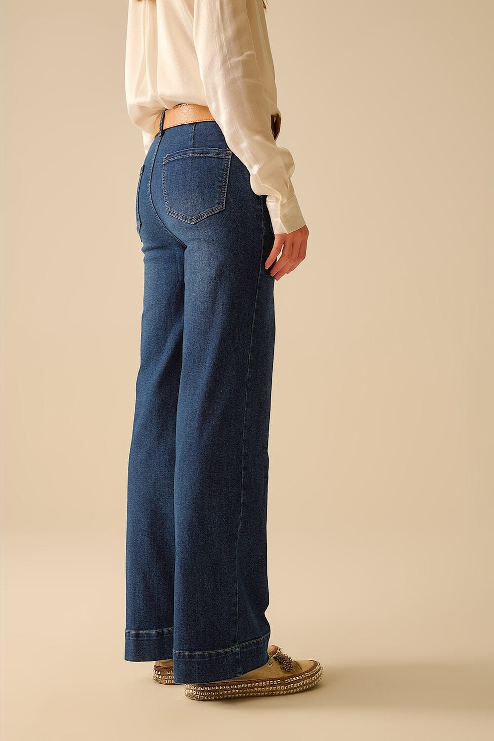Dark wash jeans with wide leg and pockets - Denim