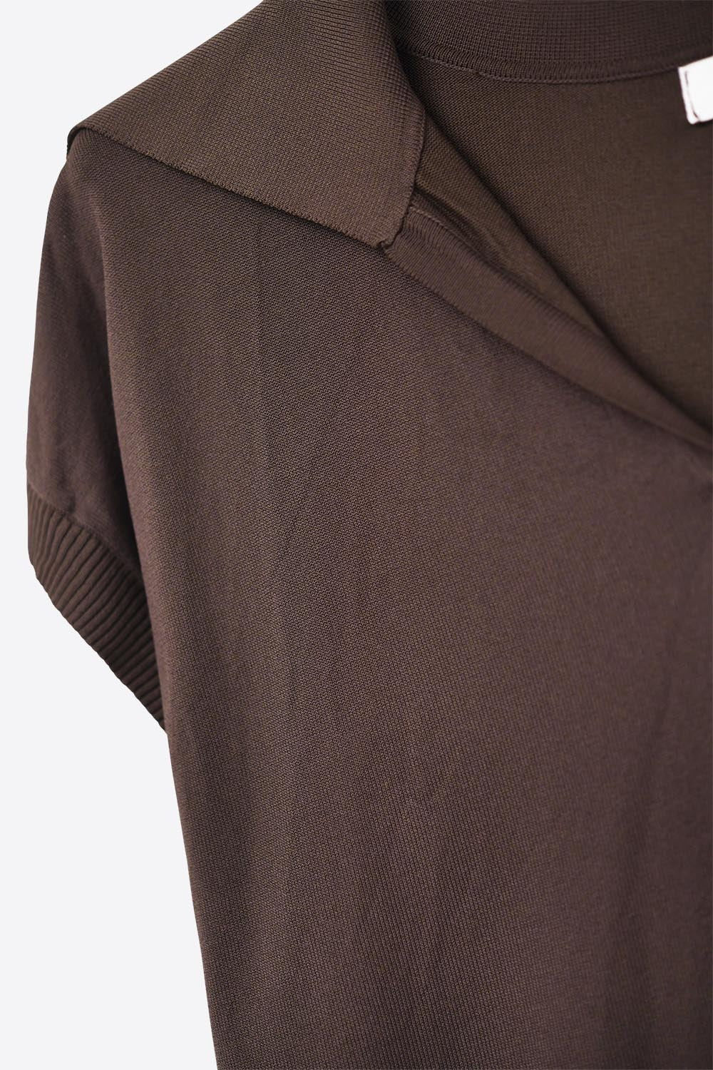 Fine Knit Polo-Style Short Sleeve Top in Brown