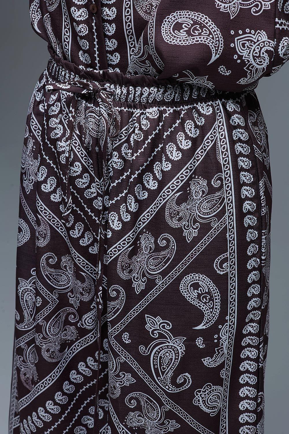 Relaxed Paisley Print Pants With Adjustable Drawstring in Brown - trousers