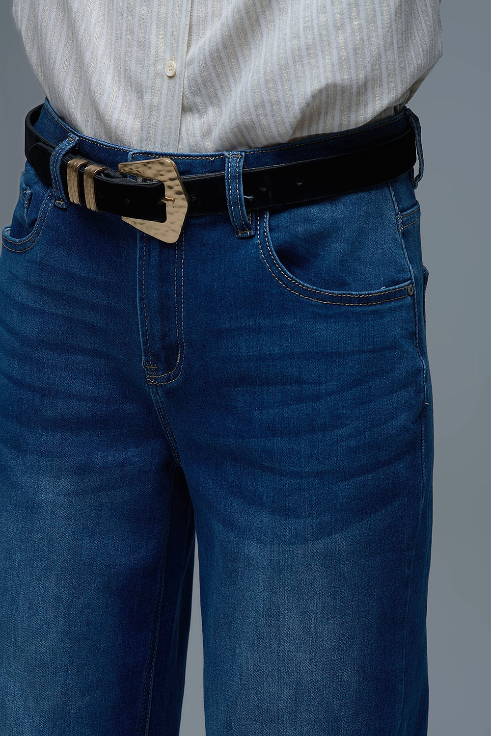 Basic Barrel Style jeans in Mid Blue - Denim