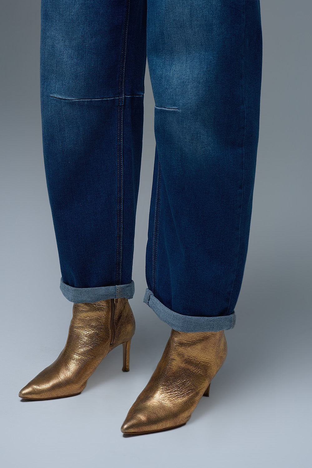 Basic Barrel Style jeans in Mid Blue - Denim