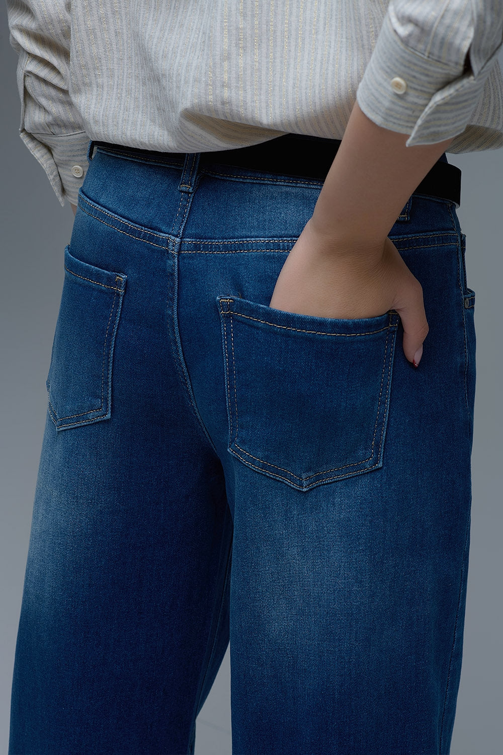 Basic Barrel Style jeans in Mid Blue - Denim