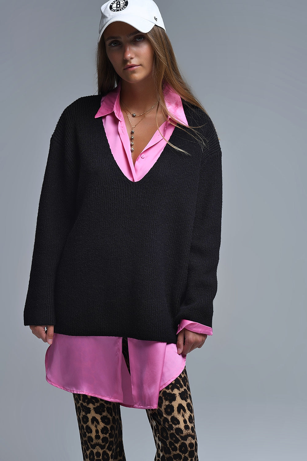 Super oversized Thin V-neck Sweater in Black