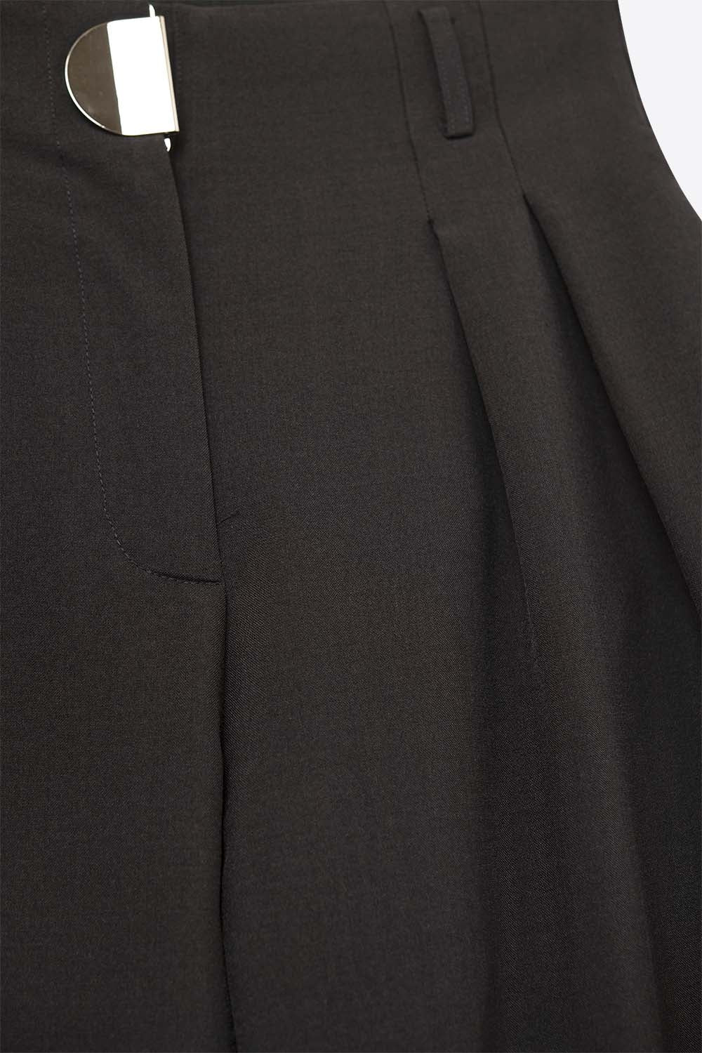 Black pleated Wide Pants with with metal buckle - trousers