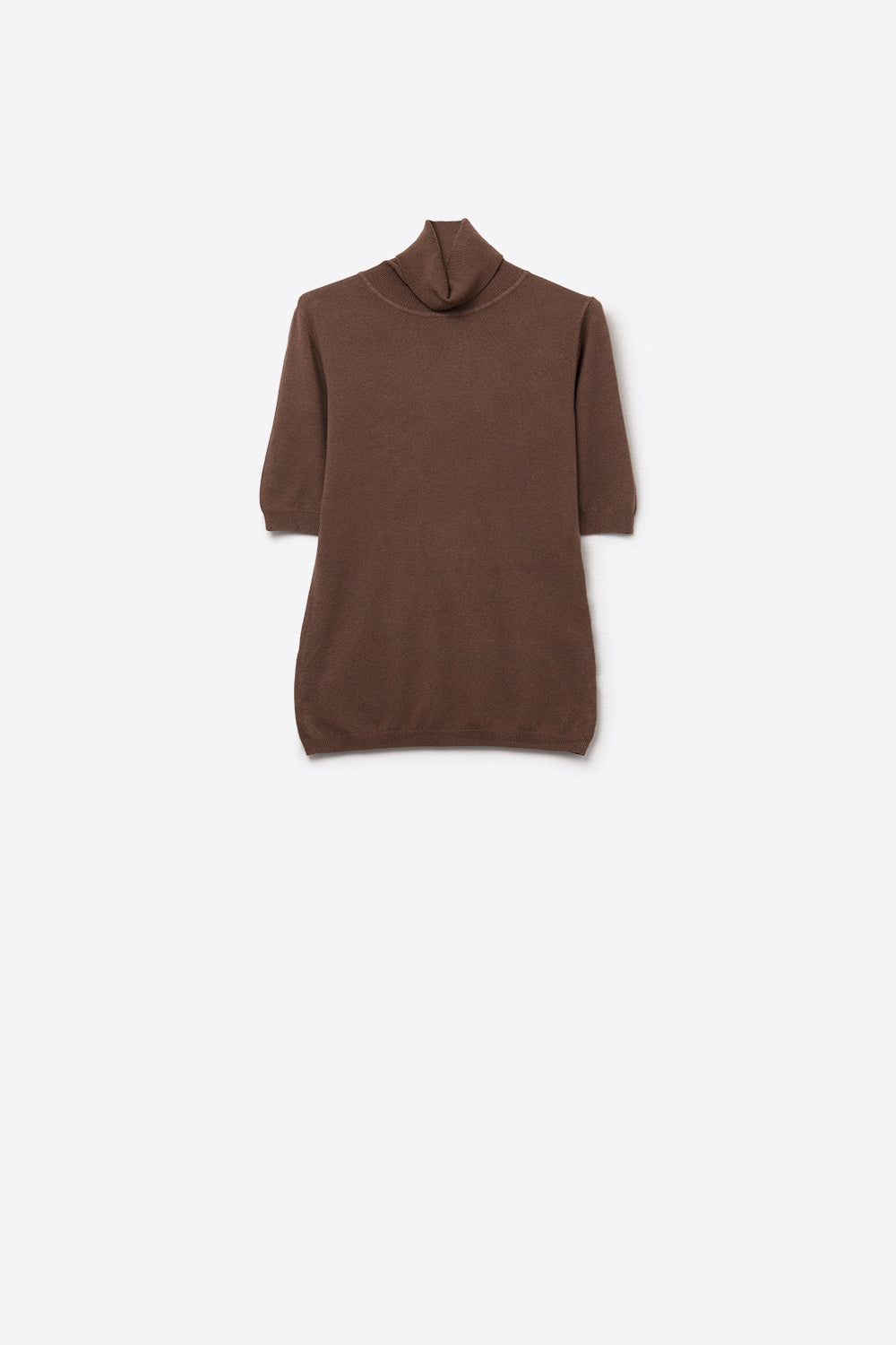 Fine knit sweater in brown with a high neck and elbow-length sleeves