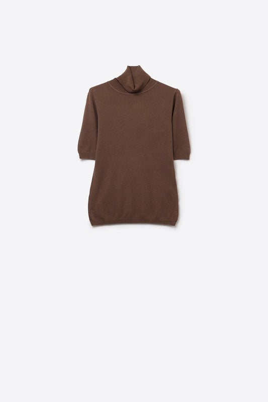 Fine knit sweater in brown with a high neck and elbow-length sleeves