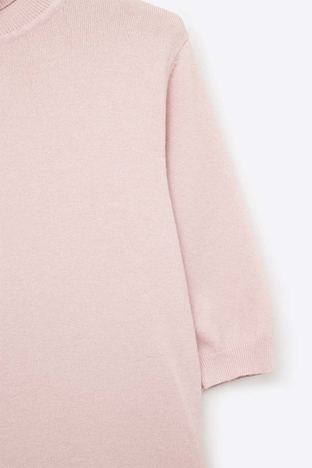 Fine knit sweater in pink with a high neck and elbow-length sleeves