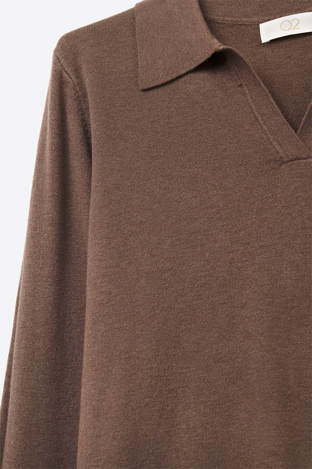 Knitted polo collar with V-neckline no button placket in brown - Polos