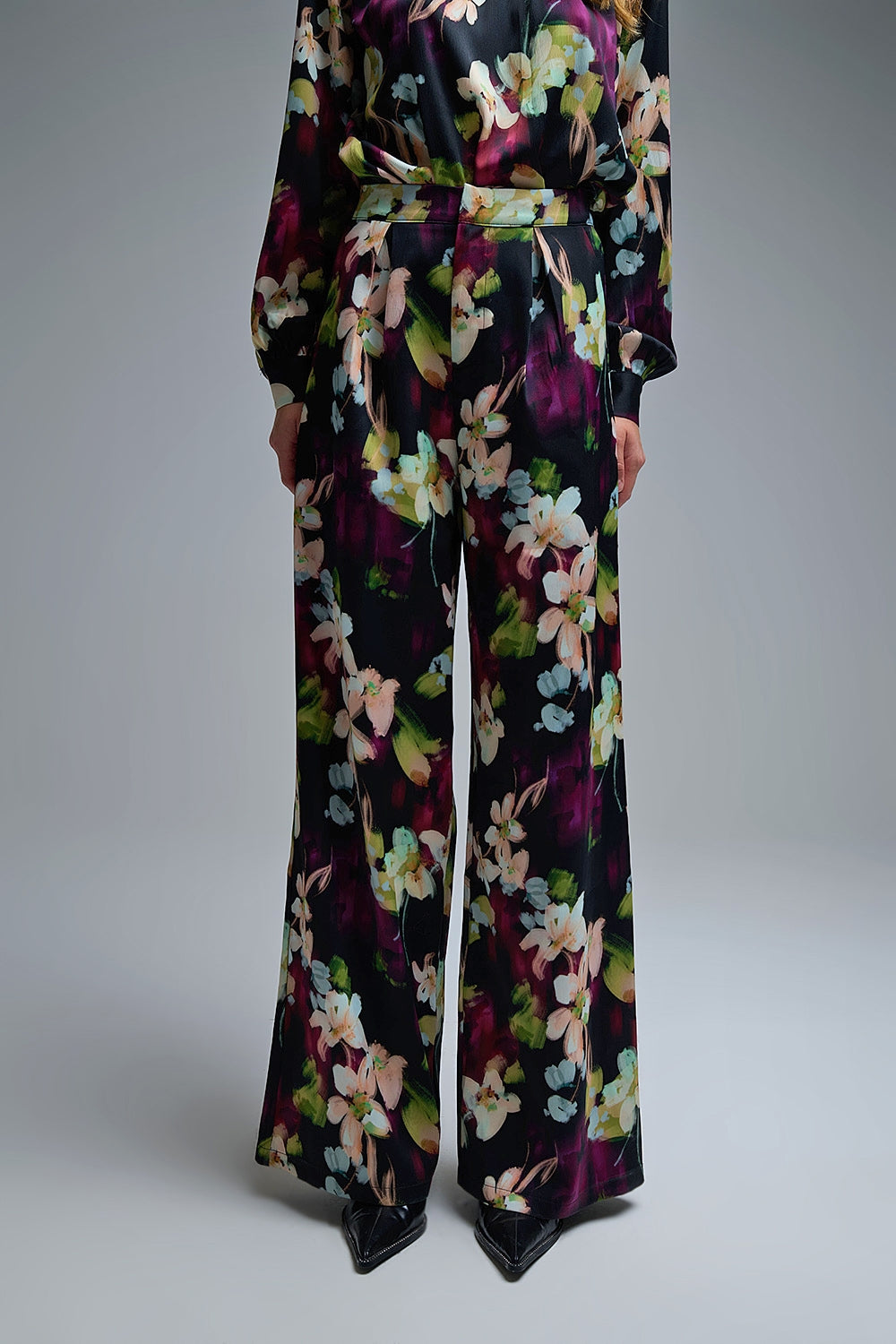 Floral-Print Flowing Trousers in satin fabric with side pockets - trousers