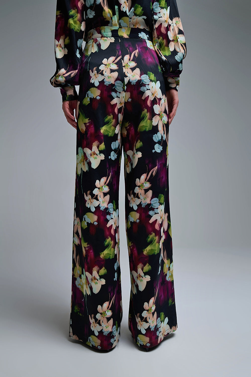 Floral-Print Flowing Trousers in satin fabric with side pockets - trousers