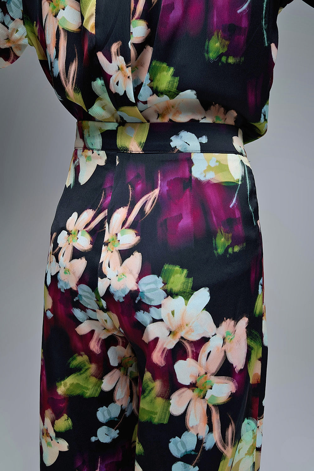 Floral-Print Flowing Trousers in satin fabric with side pockets - trousers