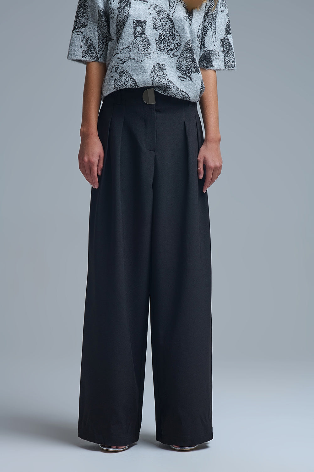 Black pleated Wide Pants with with metal buckle - trousers