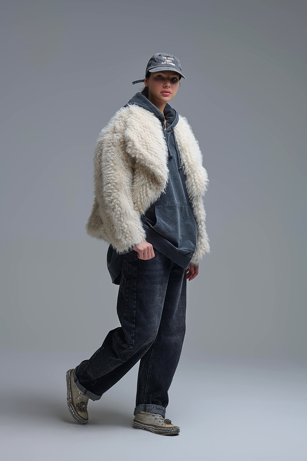 Chic beige Faux Fur Jacket with a wide neck