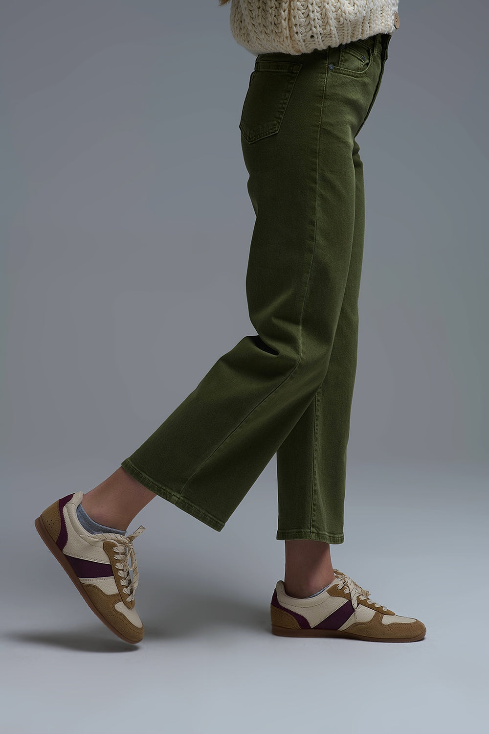 Cropped wide leg jeans in olive green - Coloured Jeans