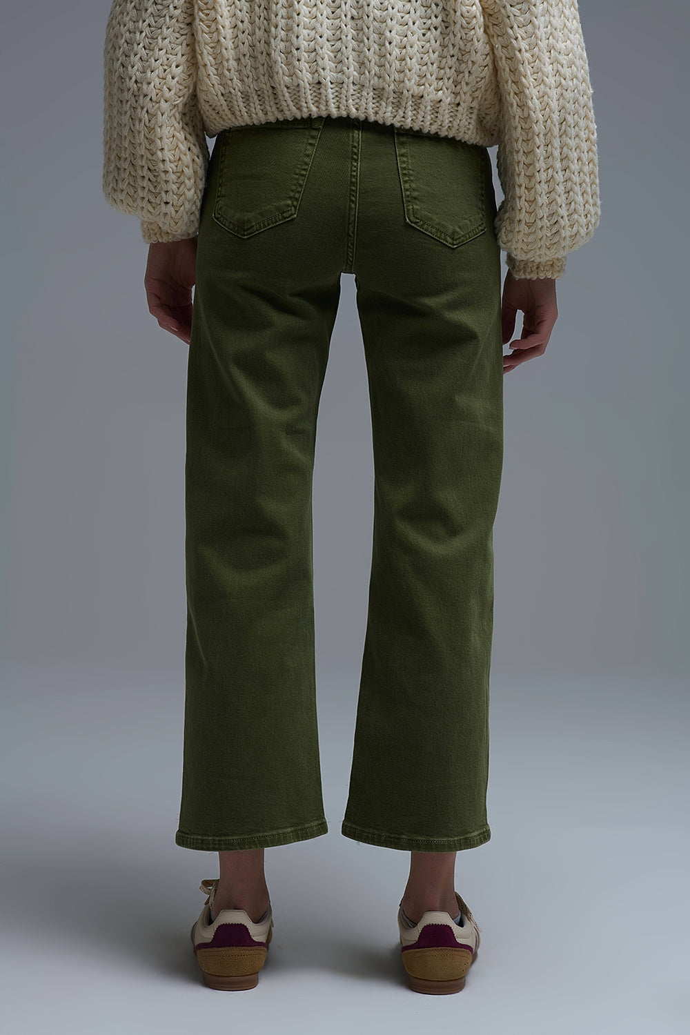 Cropped wide leg jeans in olive green - Coloured Jeans