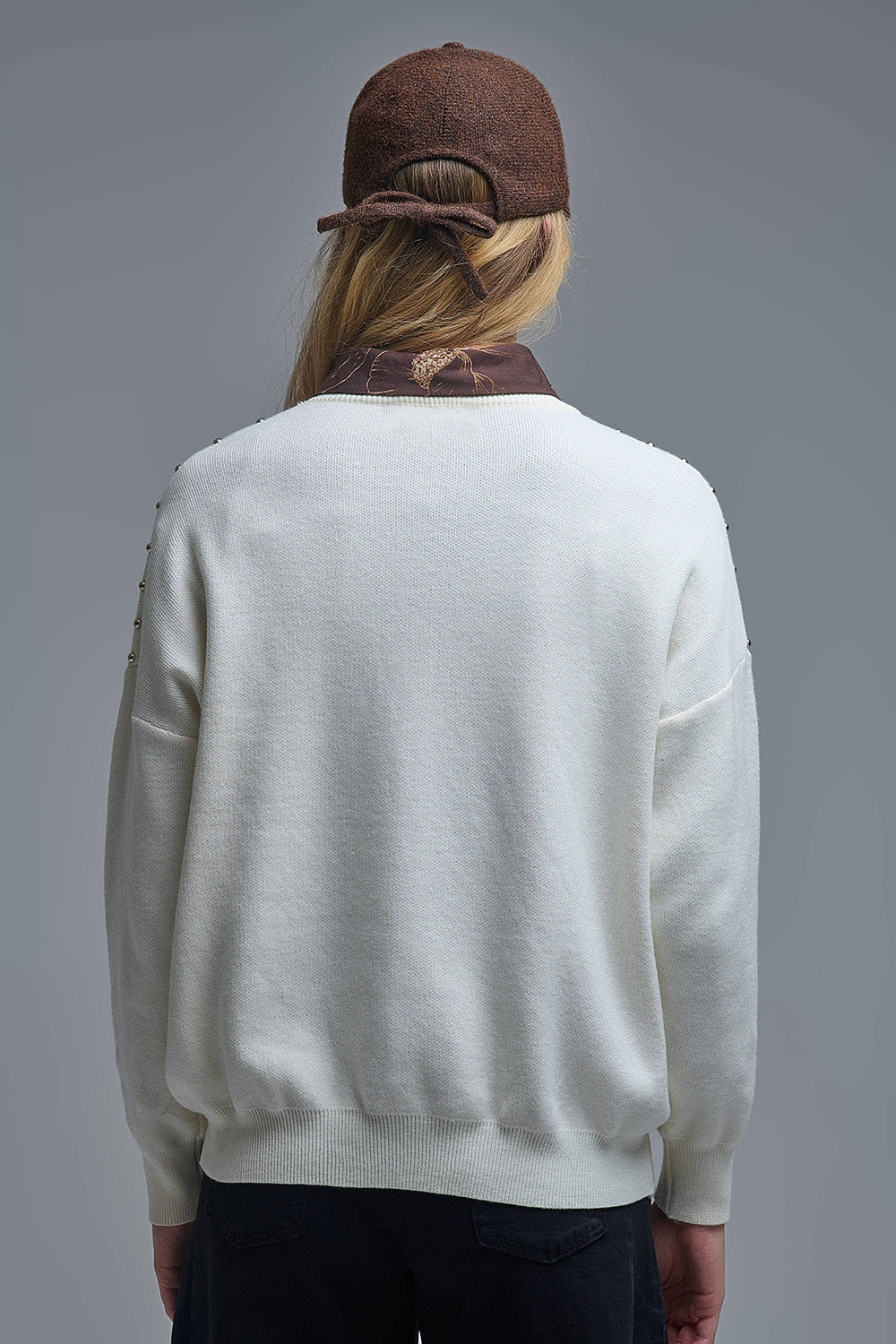 Stylish White Knitted Sweater with Fringe