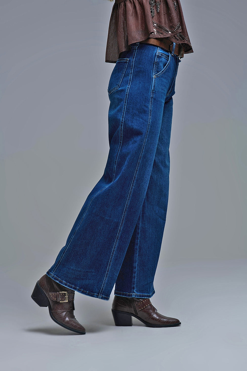 Extra Wide Leg Jeans In Mid Wash with side pockets - Denim