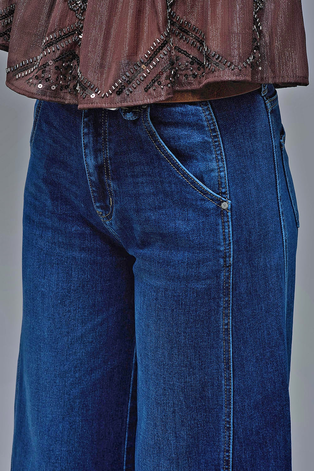 Extra Wide Leg Jeans In Mid Wash with side pockets - Denim
