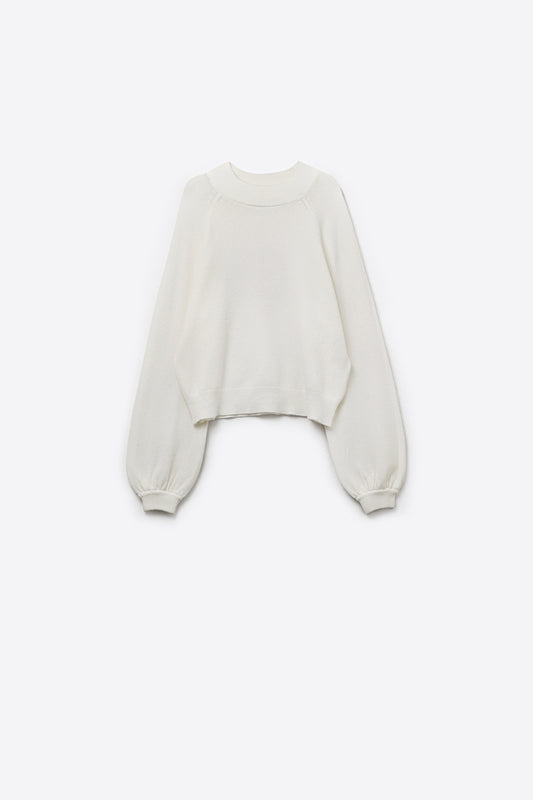relaxed style white jumper with balloon sleeves