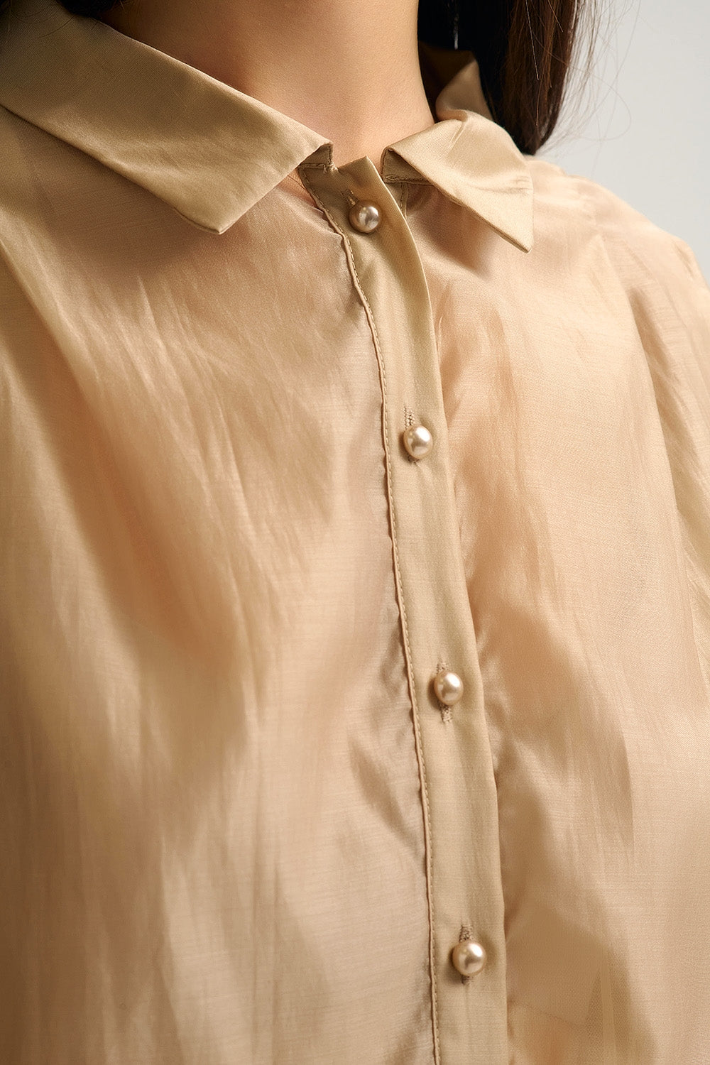 Tencel Silk Blouse with Balloon Sleeves and nacar Buttons - Shirts