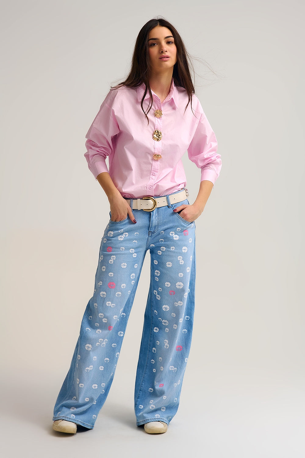 Light wash straight jeans with printed lips - Denim