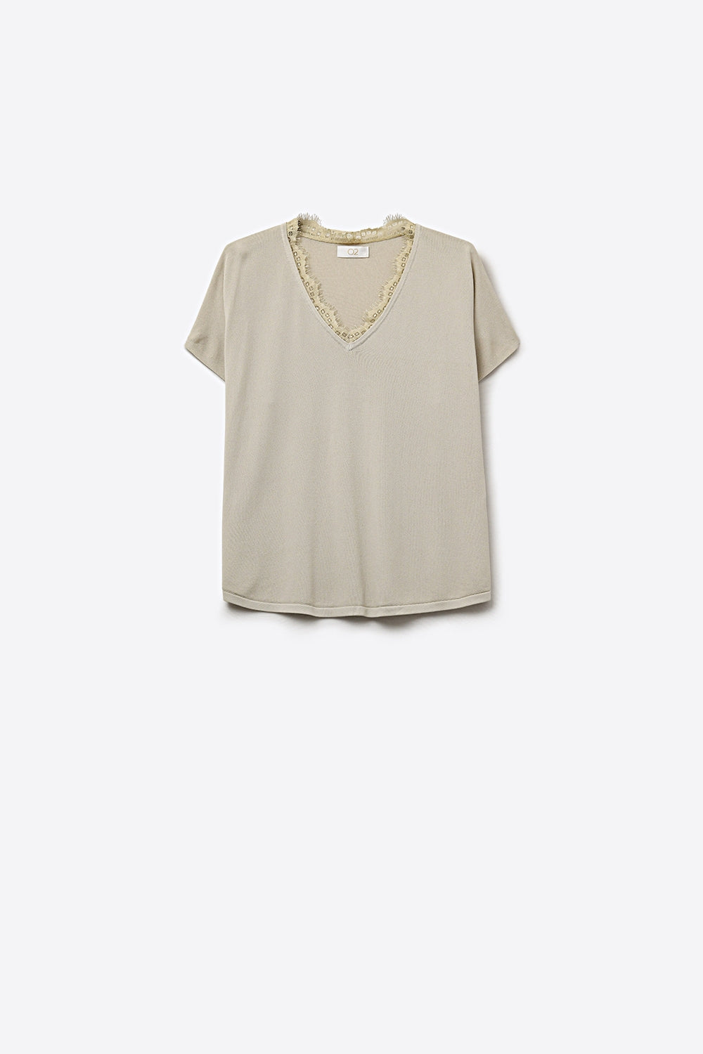 Fine and soft knit sweater with V-neck and lace trim in beige