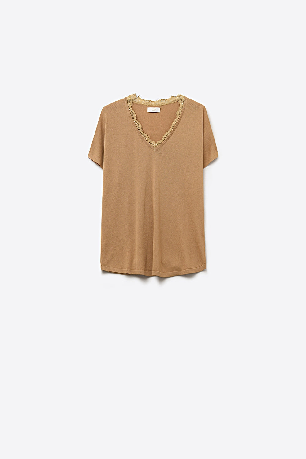 Fine and soft knit sweater with V-neck and lace trim in camel